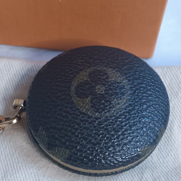 LOUIS VUITTON Astropill Monogram Lightup Keychain/Bag Charm. EUC w/COA - Picture 4 of 13